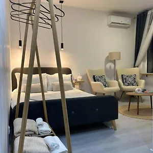 Pirotska Modern Sofía